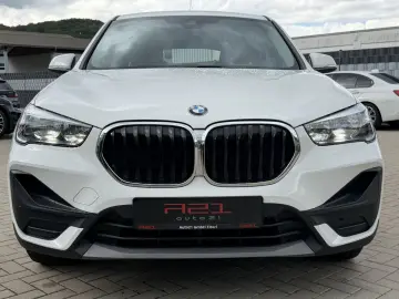 BMW X1 sDrive 18 i Connected Services PDC Unfallfrei