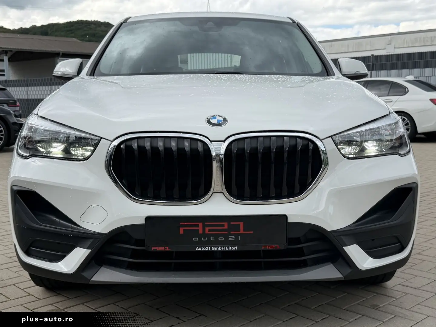 BMW X1 sDrive 18 i Connected Services PDC Unfallfrei