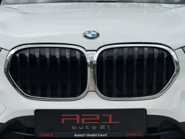BMW X1 sDrive 18 i Connected Services PDC Unfallfrei