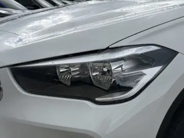 BMW X1 sDrive 18 i Connected Services PDC Unfallfrei
