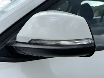 BMW X1 sDrive 18 i Connected Services PDC Unfallfrei