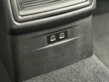BMW X1 sDrive 18 i Connected Services PDC Unfallfrei