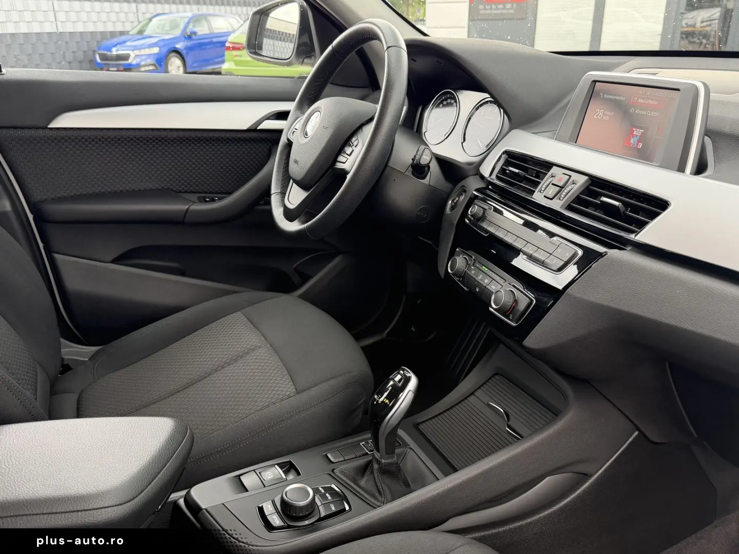 BMW X1 sDrive 18 i Connected Services PDC Unfallfrei