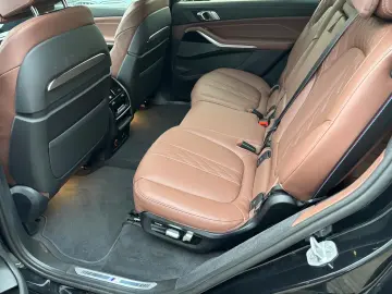 BMW X7 xDrive 40d M Sport Pro 22 AHK HUD H&K ACC