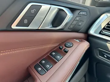 BMW X7 xDrive 40d M Sport Pro 22 AHK HUD H&K ACC