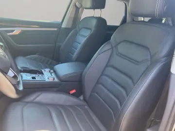 VW Touareg Elegance 4M TDI R-Line Exterieur AHK