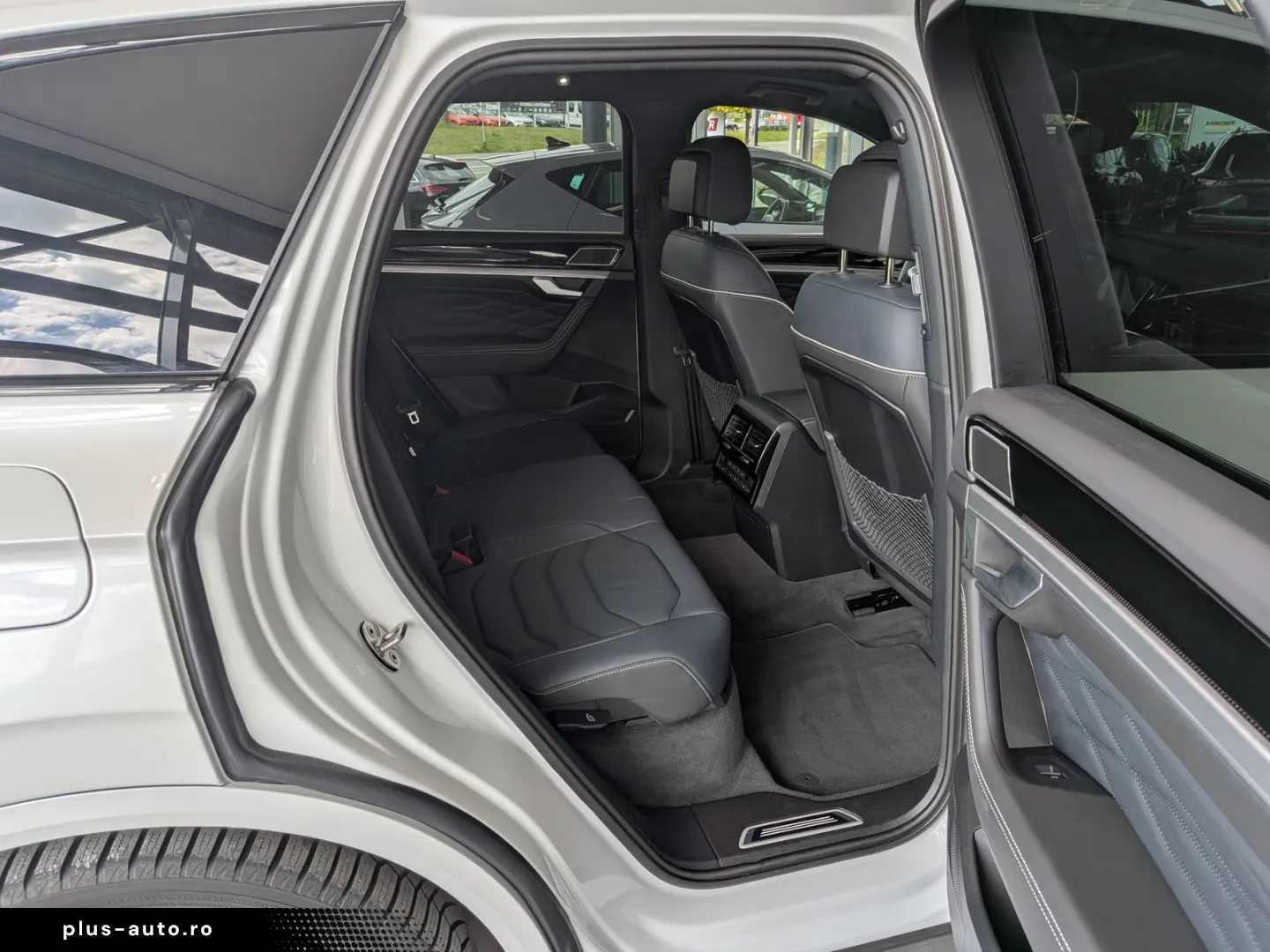 VW Touareg 3.0TDI 4M R-Line VOLL Black 22  UPE 114T