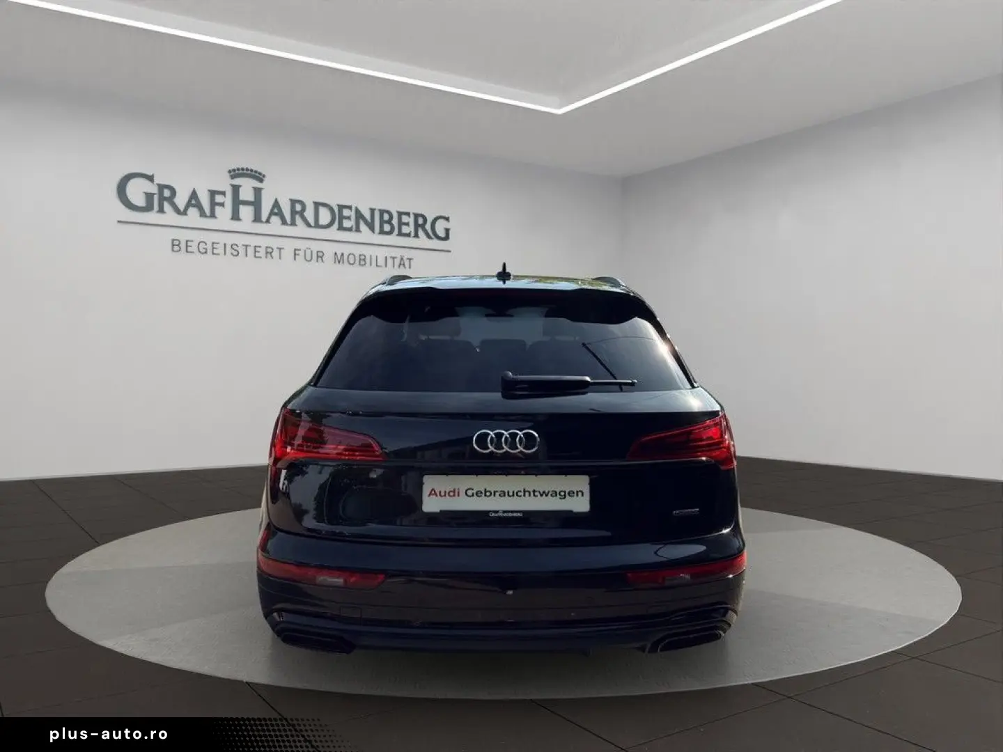 AUDI Q5 S-Line 55TFSIe Quattro S-Tr. Pano AHK Leder