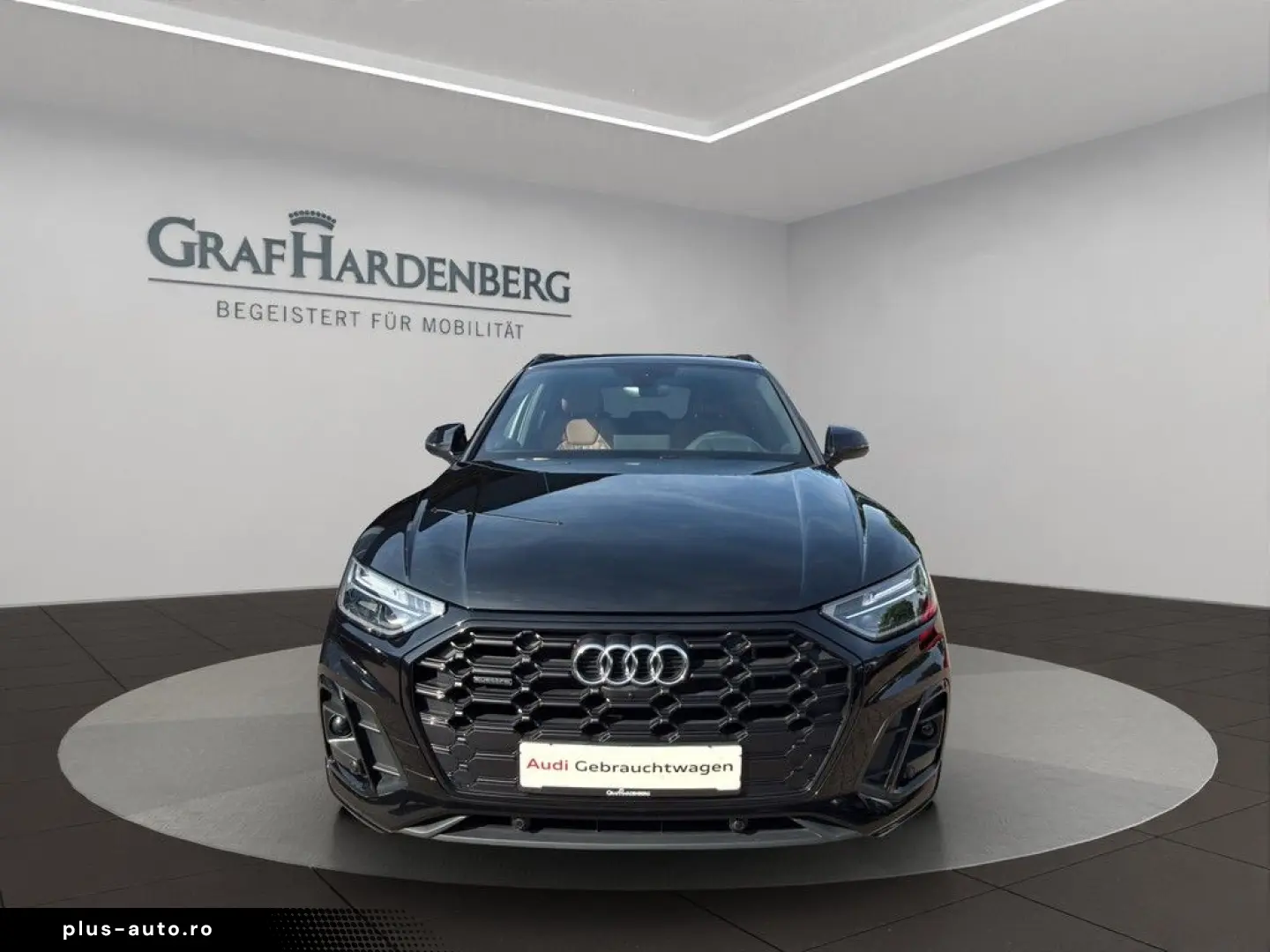 AUDI Q5 S-Line 55TFSIe Quattro S-Tr. Pano AHK Leder