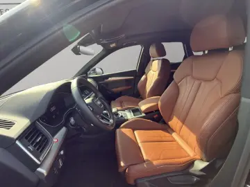 AUDI Q5 S-Line 55TFSIe Quattro S-Tr. Pano AHK Leder