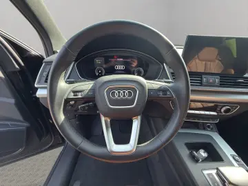 AUDI Q5 S-Line 55TFSIe Quattro S-Tr. Pano AHK Leder