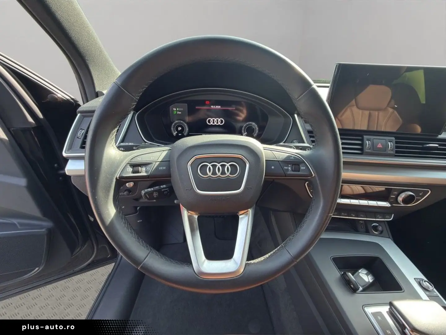 AUDI Q5 S-Line 55TFSIe Quattro S-Tr. Pano AHK Leder