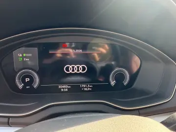 AUDI Q5 S-Line 55TFSIe Quattro S-Tr. Pano AHK Leder