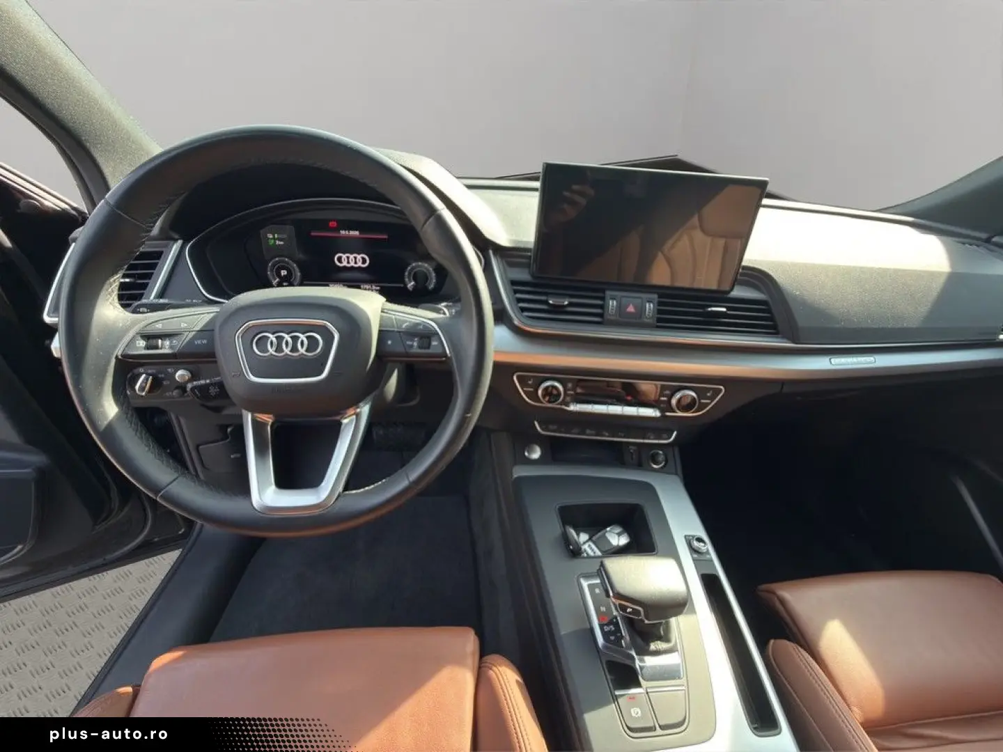 AUDI Q5 S-Line 55TFSIe Quattro S-Tr. Pano AHK Leder