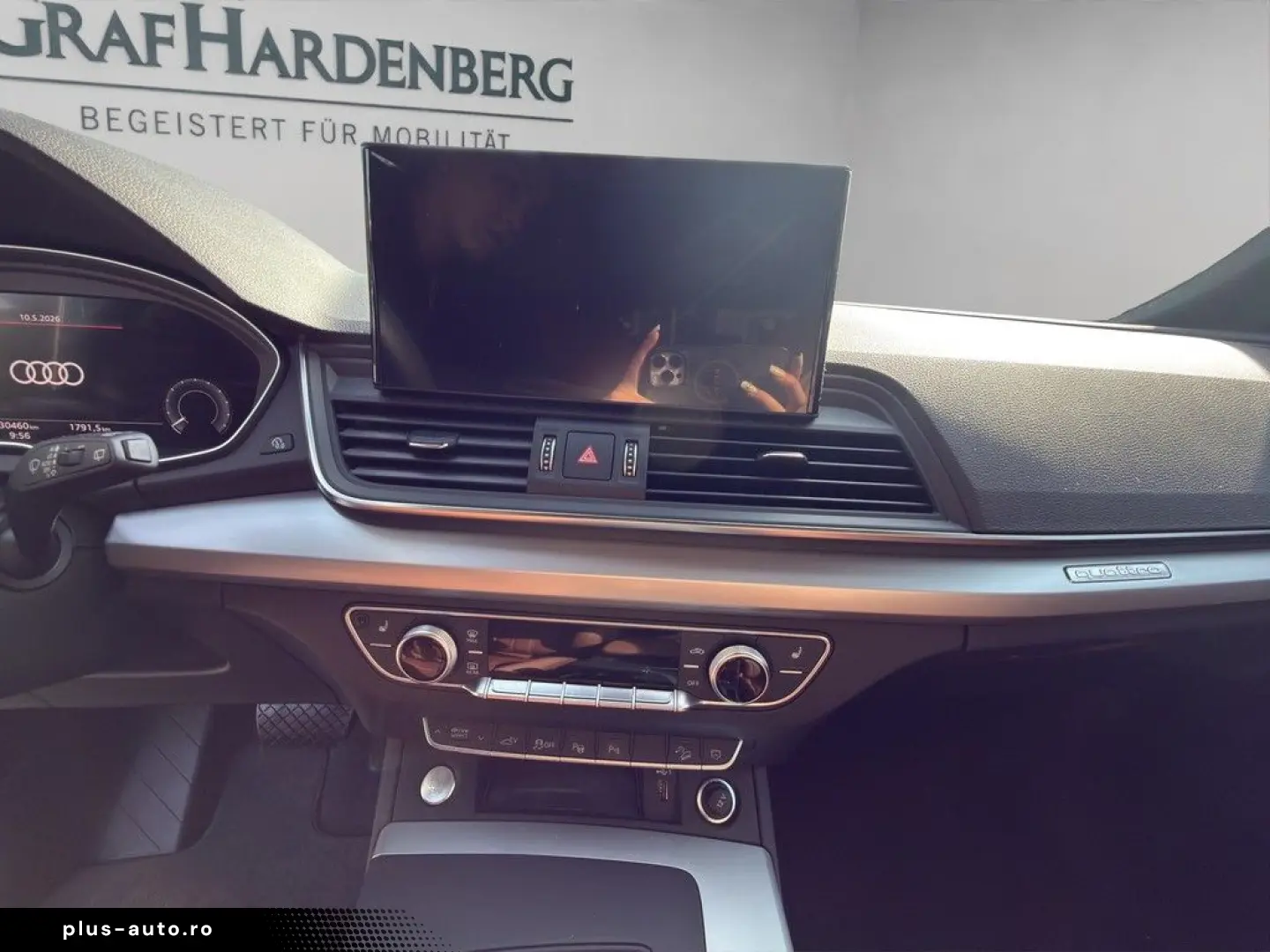 AUDI Q5 S-Line 55TFSIe Quattro S-Tr. Pano AHK Leder