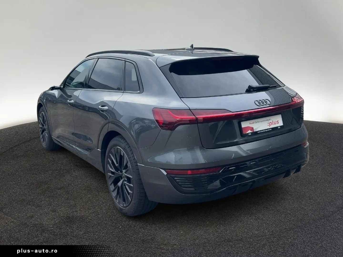 AUDI Q8 2023 — imagine 3