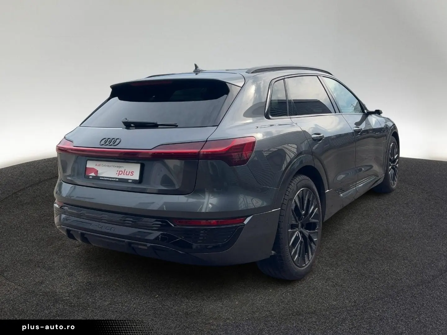 AUDI Q8 2023 — imagine 5