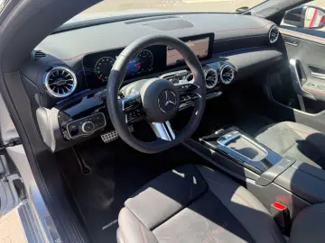 MERCEDES-BENZ CLA 200 Aut. AMG-Line Pano R.Kamera