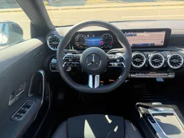 MERCEDES-BENZ CLA 200 Aut. AMG-Line Pano R.Kamera