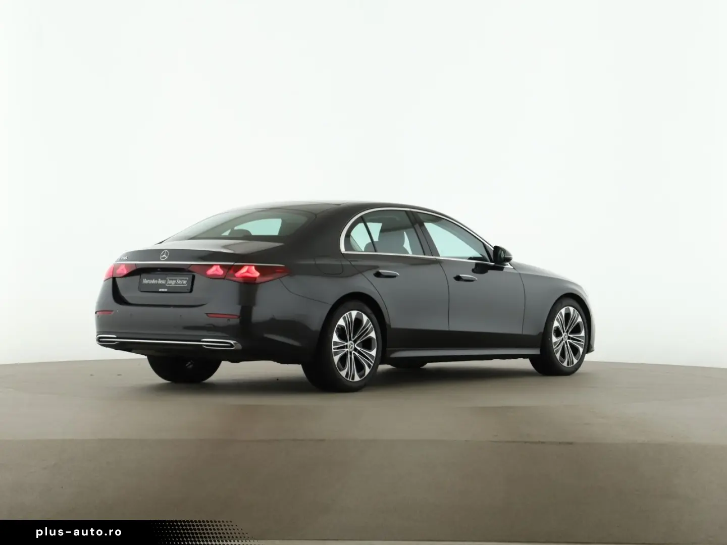 MERCEDES-BENZ E 200 Avantgarde Distr. Kamera LED Navi