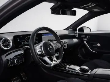 MERCEDES-BENZ A 45 AMG 4Matic Schalensitze Pano