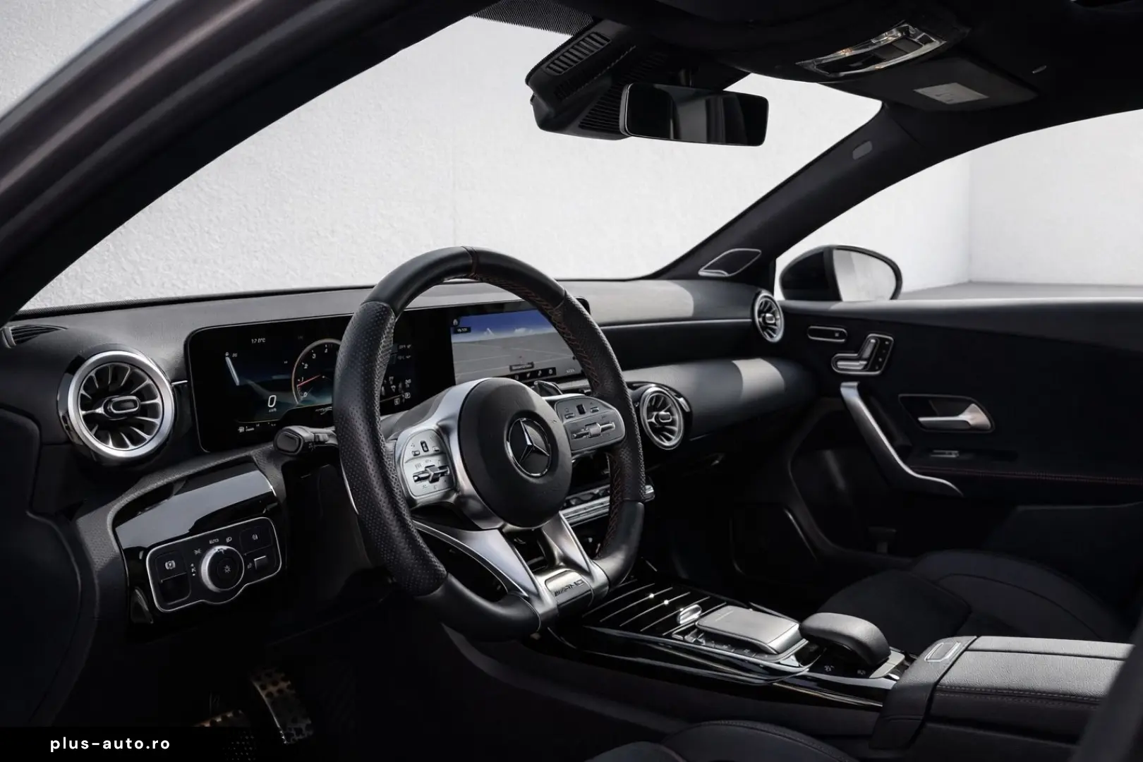 MERCEDES-BENZ A 45 AMG 4Matic Schalensitze Pano