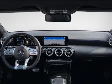 MERCEDES-BENZ A 45 AMG 4Matic Schalensitze Pano