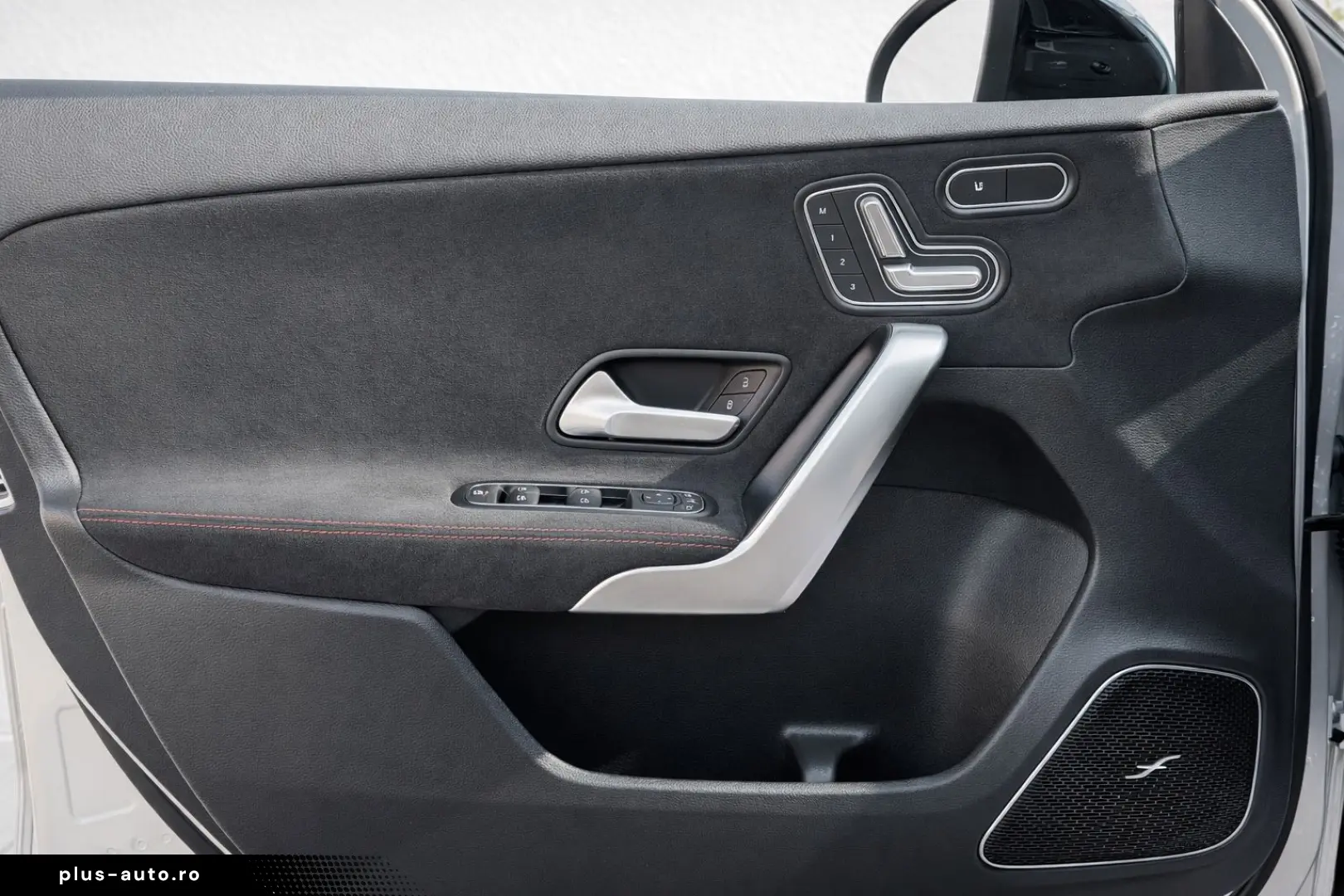 MERCEDES-BENZ A 45 AMG 4Matic Schalensitze Pano