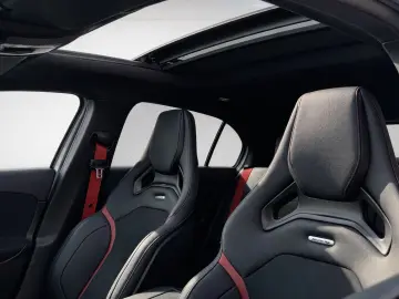 MERCEDES-BENZ A 45 AMG 4Matic Schalensitze Pano