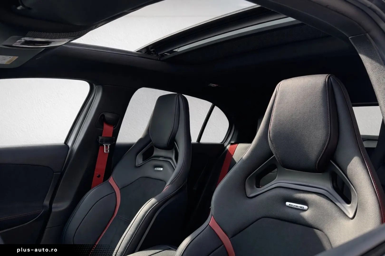 MERCEDES-BENZ A 45 AMG 4Matic Schalensitze Pano