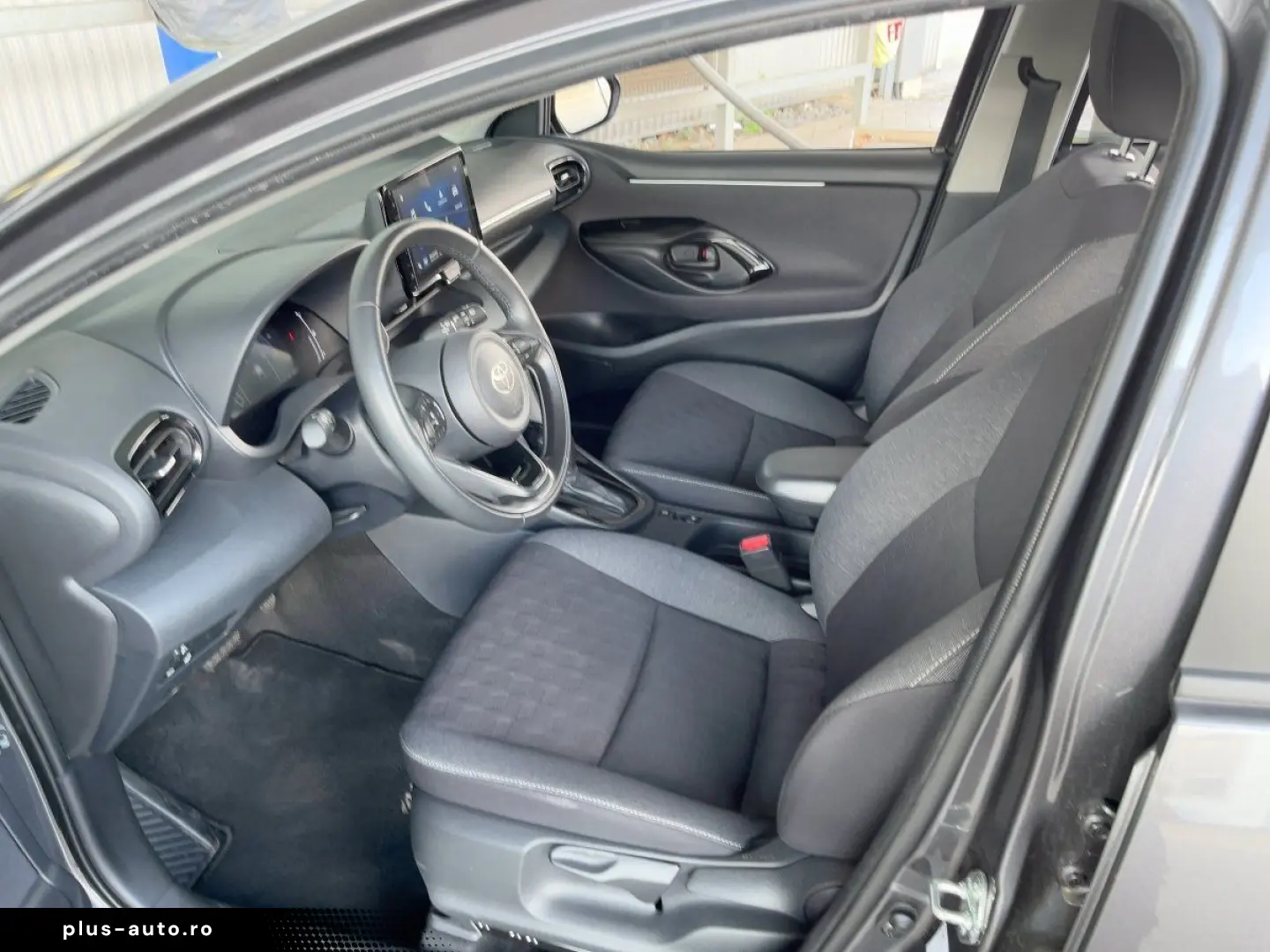 TOYOTA Yaris 2024 — imagine 9