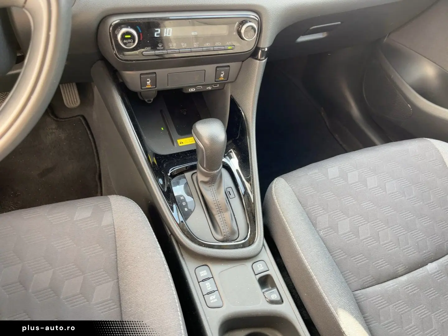 TOYOTA Yaris 2024 — imagine 16