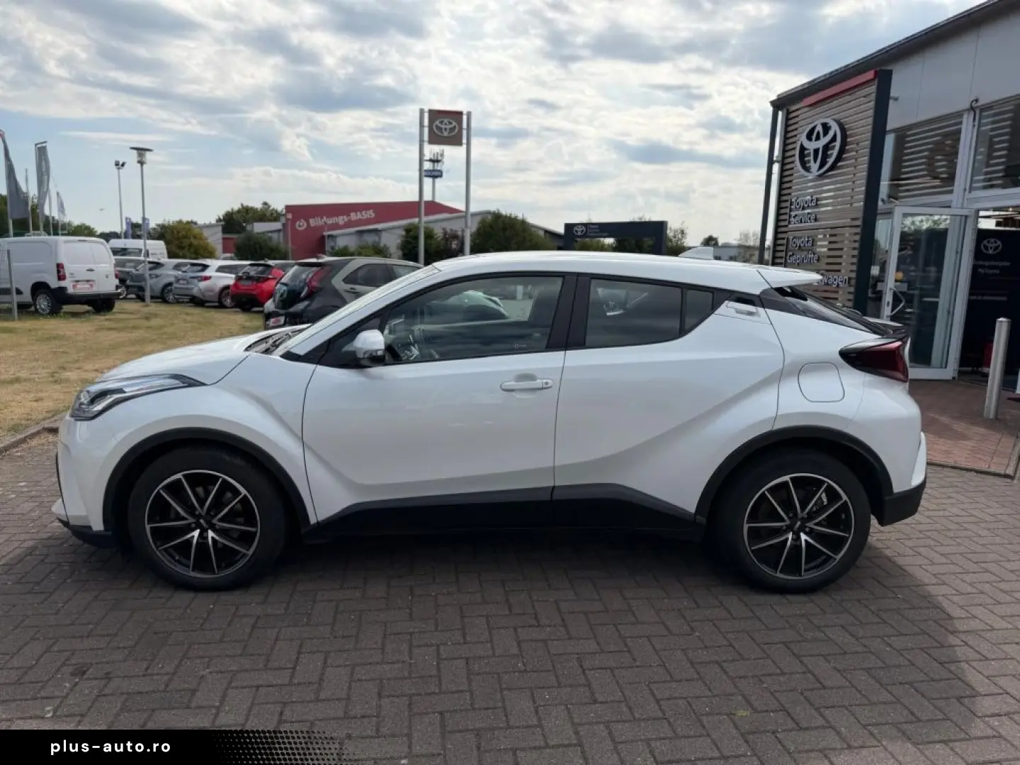 TOYOTA C-HR Hybrid Flow
