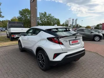 TOYOTA C-HR Hybrid Flow