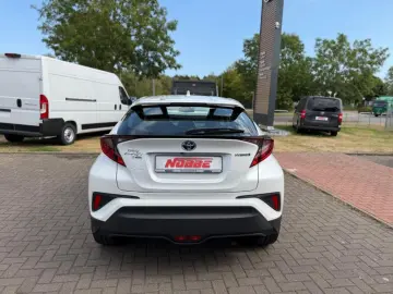 TOYOTA C-HR Hybrid Flow