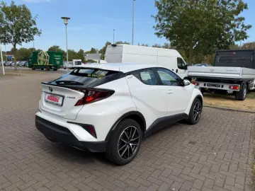TOYOTA C-HR Hybrid Flow