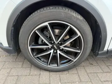 TOYOTA C-HR Hybrid Flow