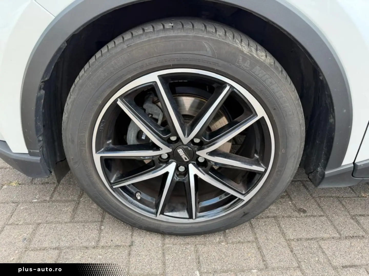 TOYOTA C-HR Hybrid Flow