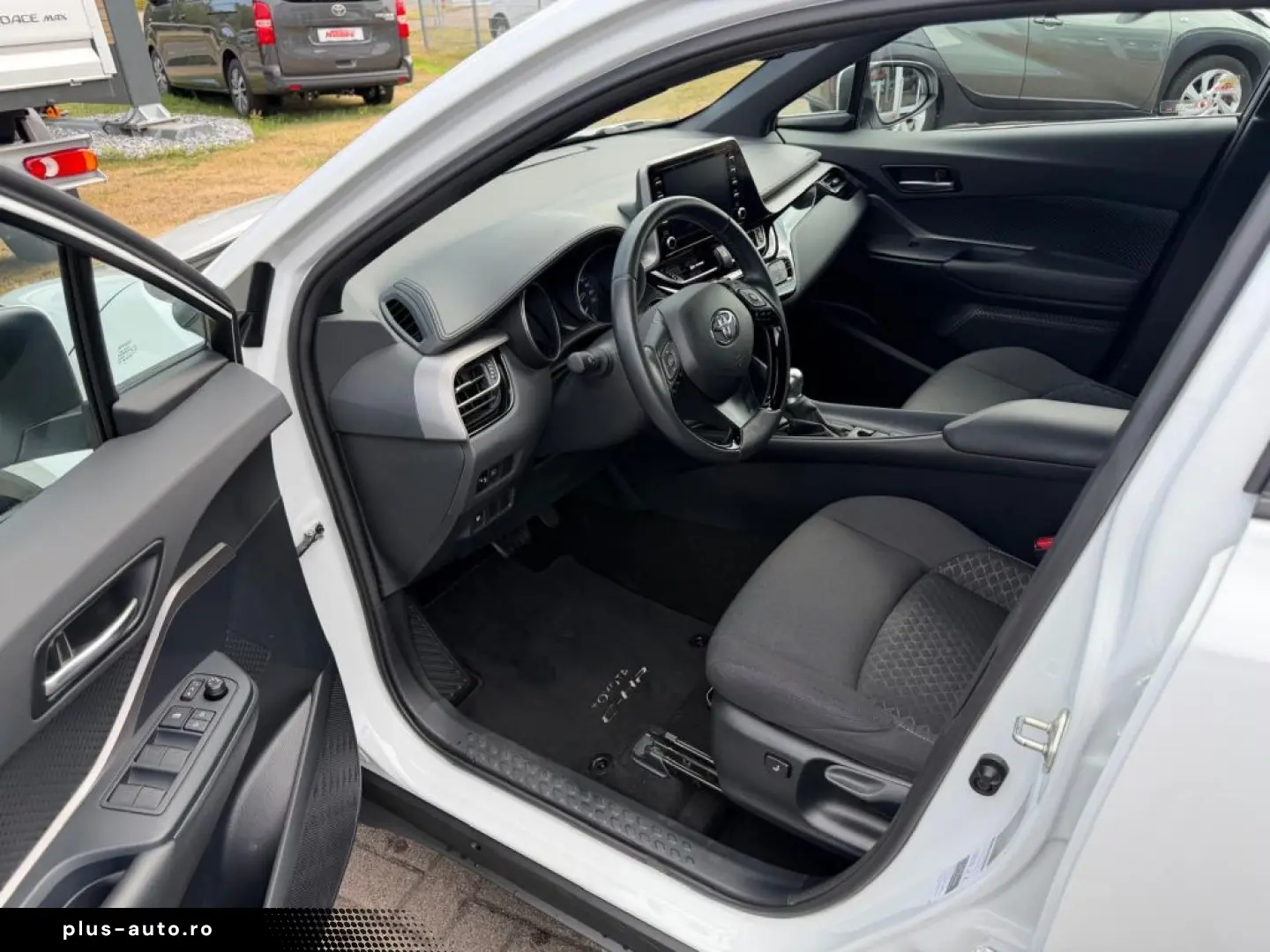 TOYOTA C-HR Hybrid Flow