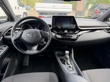 TOYOTA C-HR Hybrid Flow