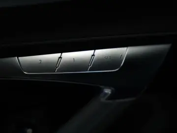 AUDI RS6 Avant q. 2.H 22  S-AGA  Dynamik  B&O  MwSt