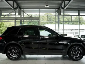 MERCEDES-BENZ GLC 400 d 4M AMG Line  1.H  Digital  A…
