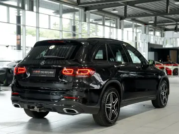 MERCEDES-BENZ GLC 400 d 4M AMG Line  1.H  Digital  A…