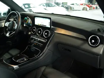 MERCEDES-BENZ GLC 400 d 4M AMG Line  1.H  Digital  A…