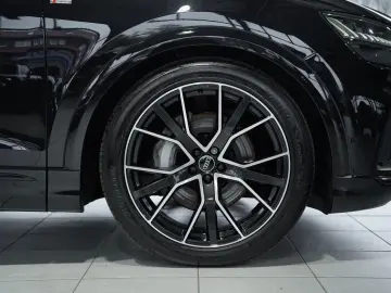 AUDI Q8 50 TDI q. S line  1.H  22  Virtual Pano B&O