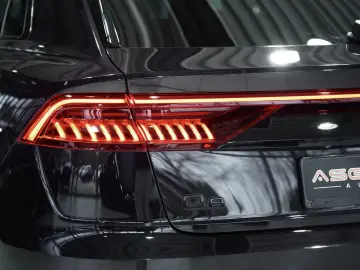 AUDI Q8 50 TDI q. S line  1.H  22  Virtual Pano B&O