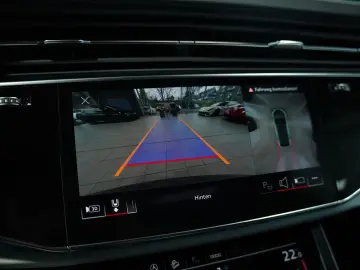 AUDI Q8 50 TDI q. S line  1.H  22  Virtual Pano B&O