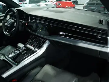 AUDI Q8 50 TDI q. S line  1.H  22  Virtual Pano B&O