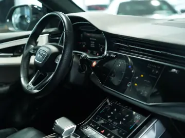 AUDI Q8 50 TDI q. S line  1.H  22  Virtual Pano B&O