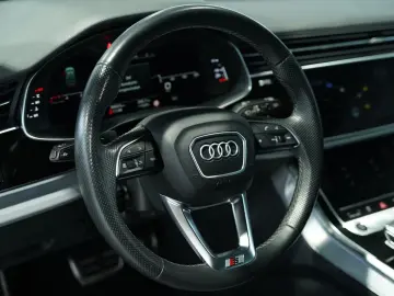 AUDI Q8 50 TDI q. S line  1.H  22  Virtual Pano B&O